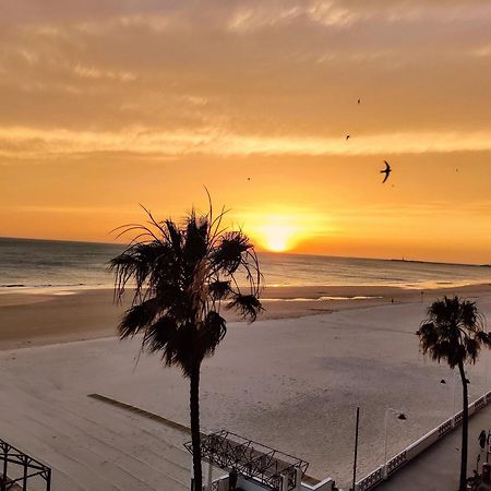 Apartamento En La Playa Con Garaje Cadiz Bagian luar foto